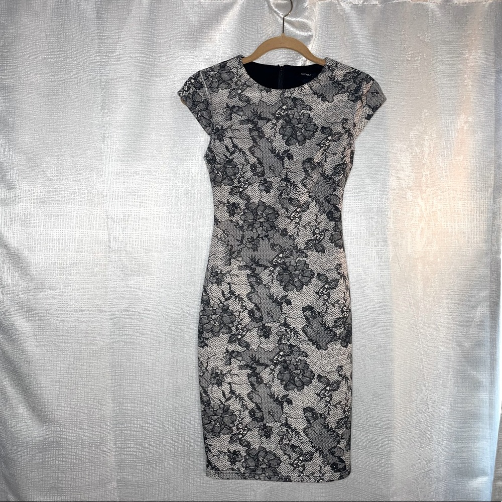 NWT- Midi Dress- blk/beige- size SM-